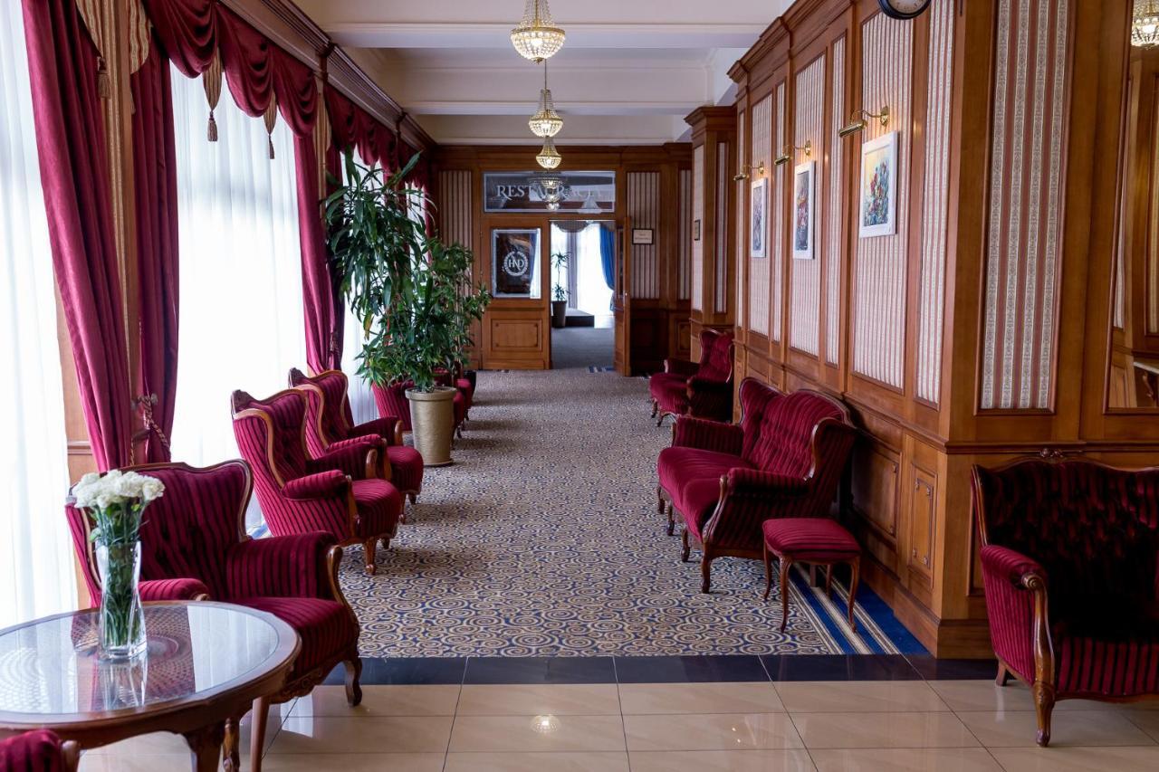 Hotel Nowy Dwor W Zaczerniu Rzeszów Buitenkant foto