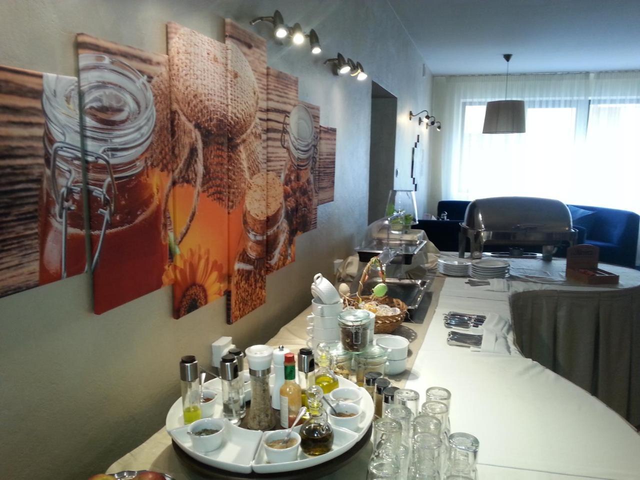 Hotel Nowy Dwor W Zaczerniu Rzeszów Buitenkant foto