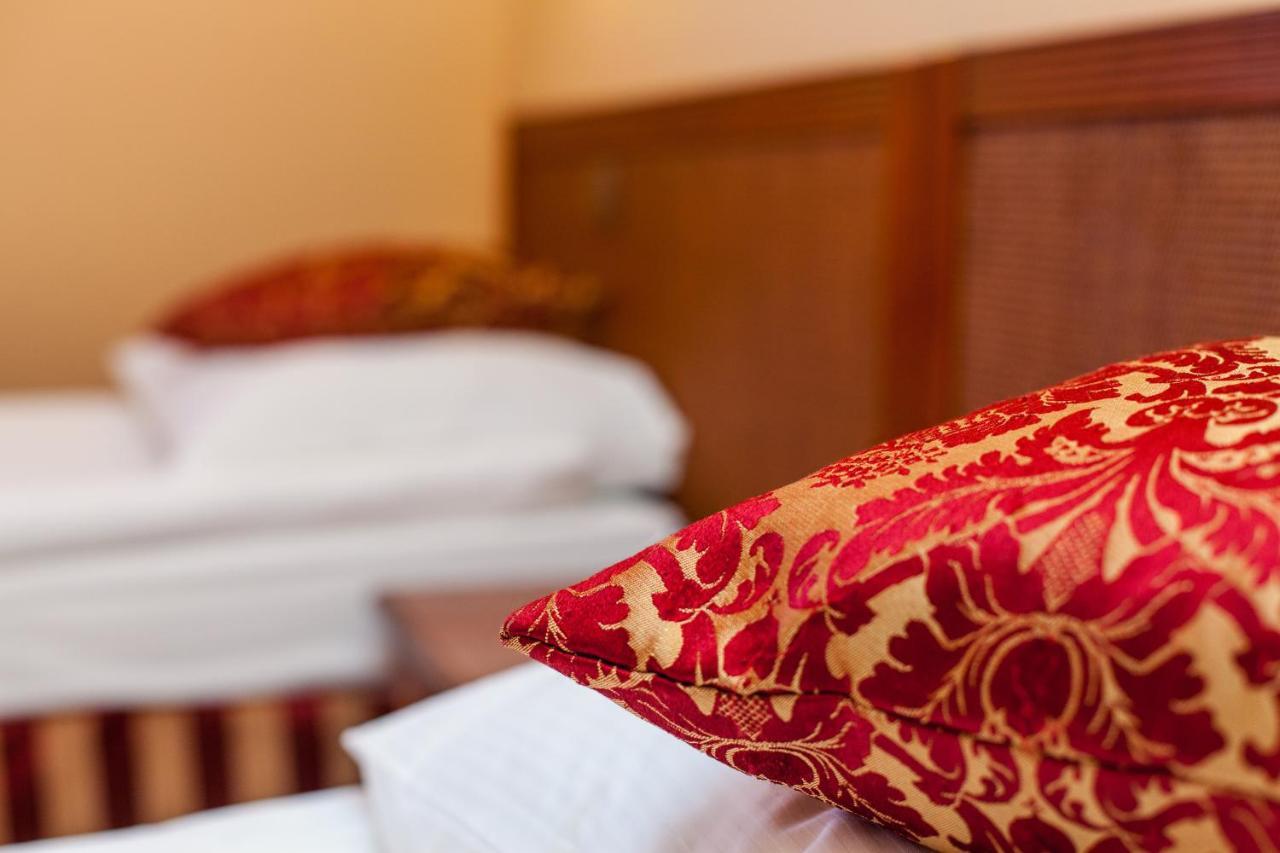 Hotel Nowy Dwor W Zaczerniu Rzeszów Buitenkant foto