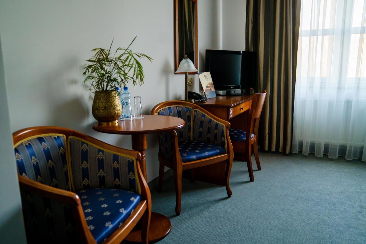 Hotel Nowy Dwor W Zaczerniu Rzeszów Buitenkant foto