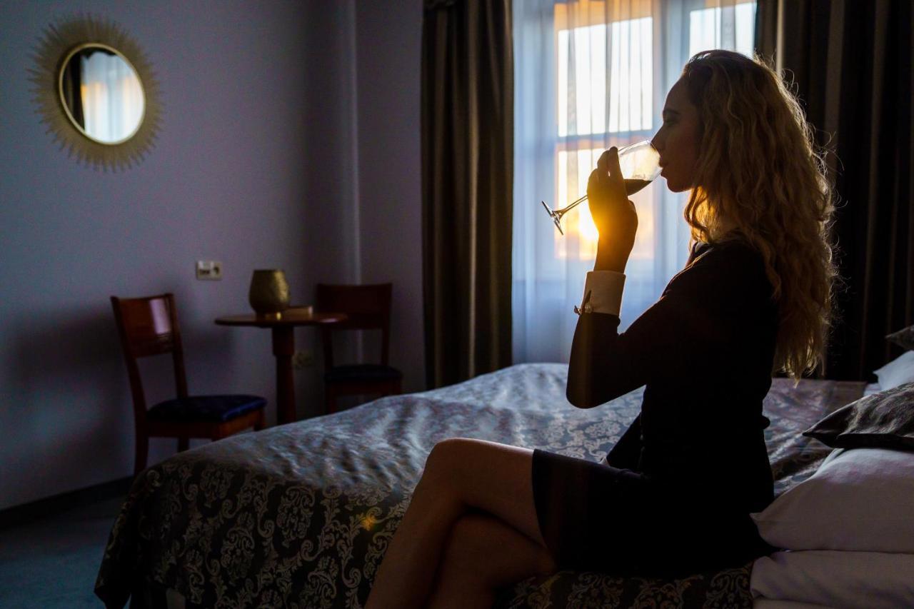 Hotel Nowy Dwor W Zaczerniu Rzeszów Buitenkant foto